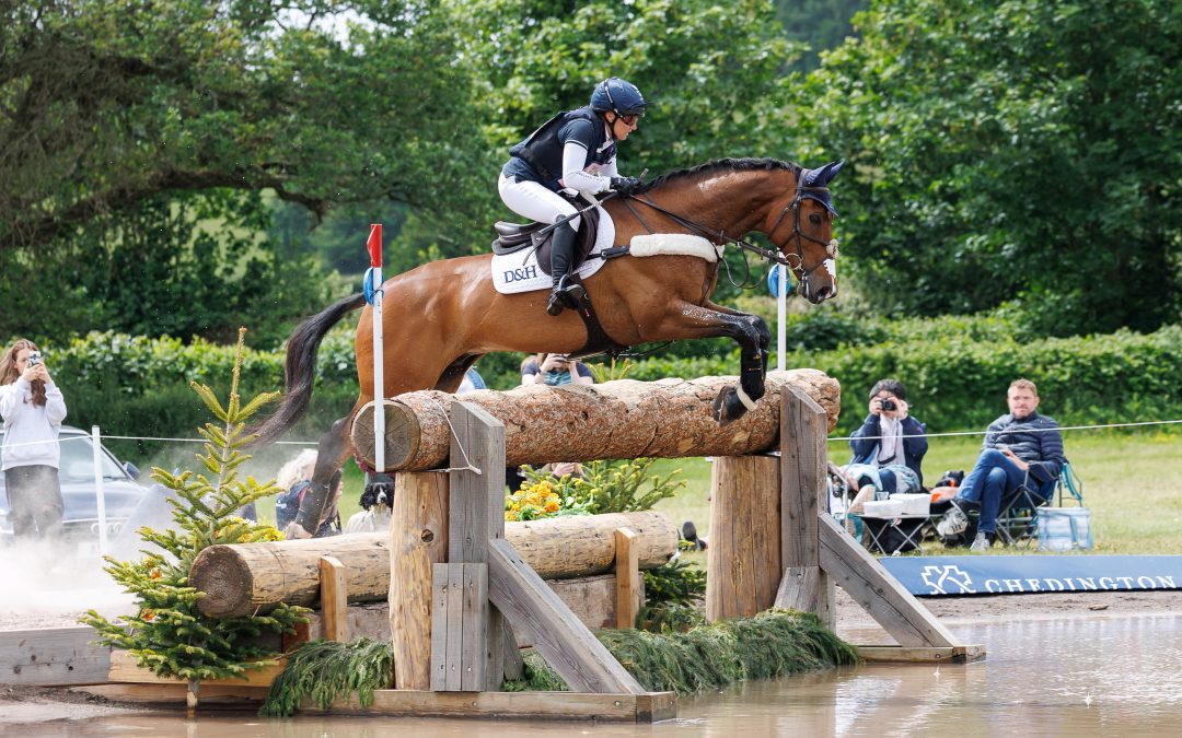 LAURA COLLETT & LONDON 52 TARGET HISTORIC FOURTH STRAIGHT BICTON VICTORY